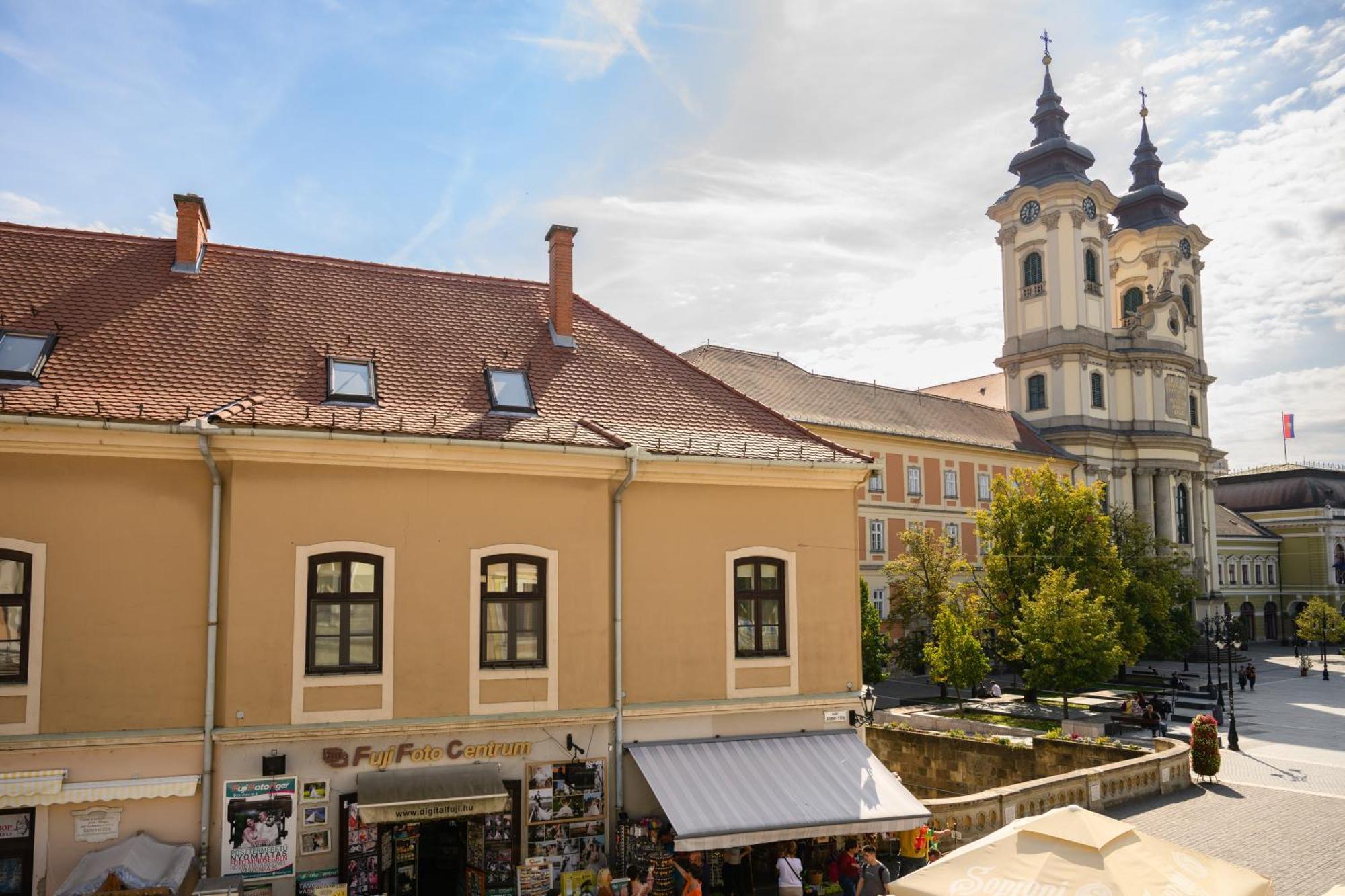 Zengo Apartment Eger Exterior photo