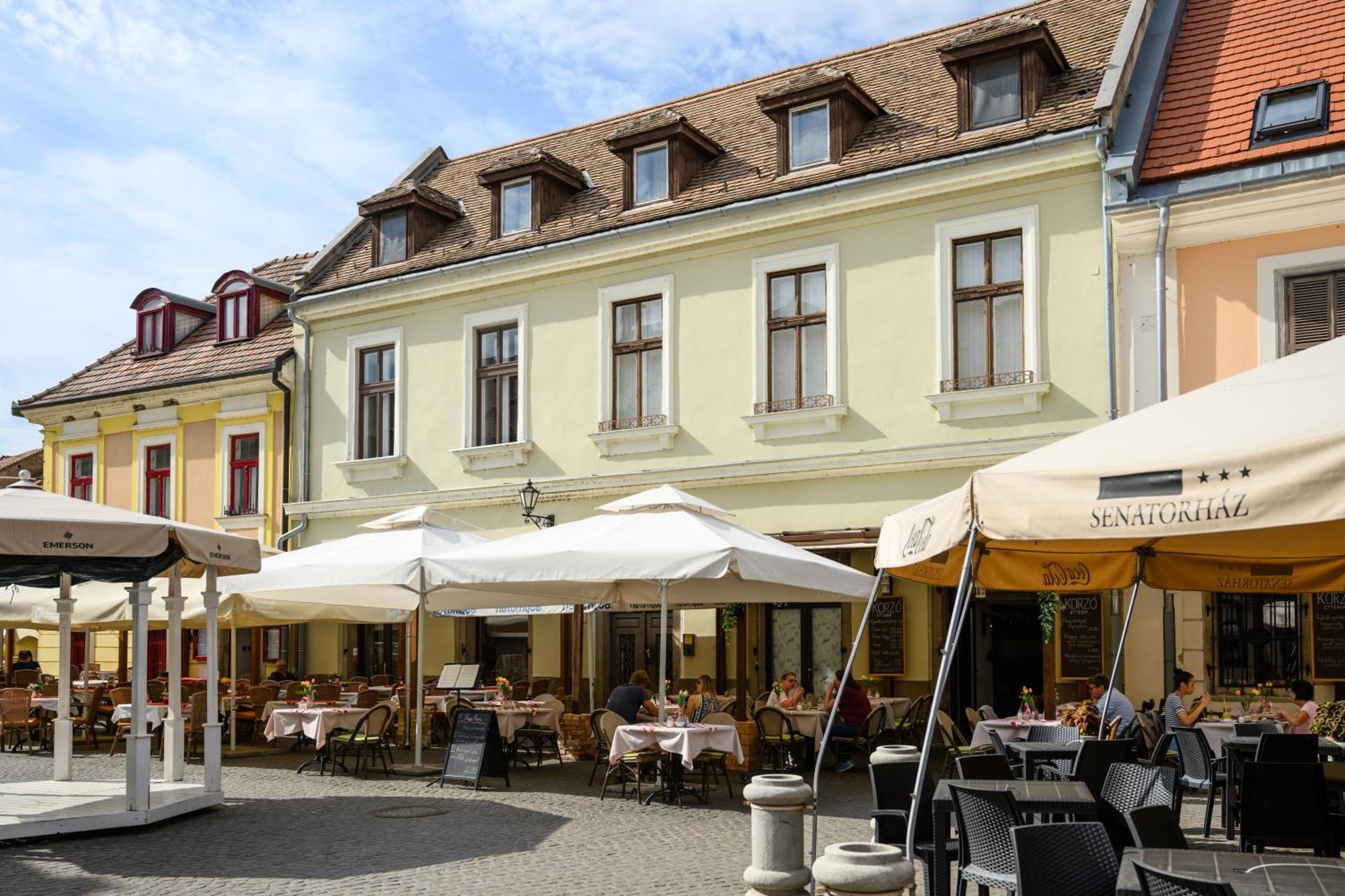 Zengo Apartment Eger Exterior photo